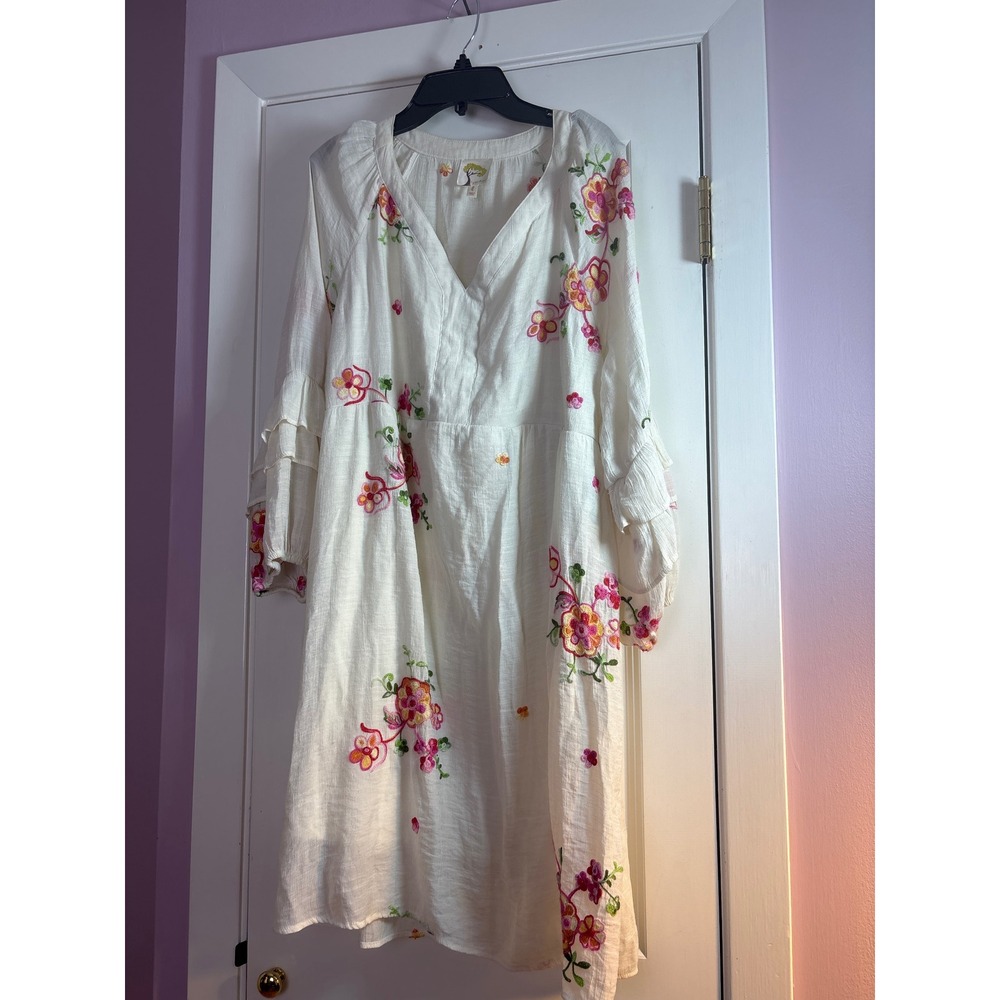 Fig and Flower White Floral Embroidered Ruffle Sleeve Gauze Dress Large AV1114EA